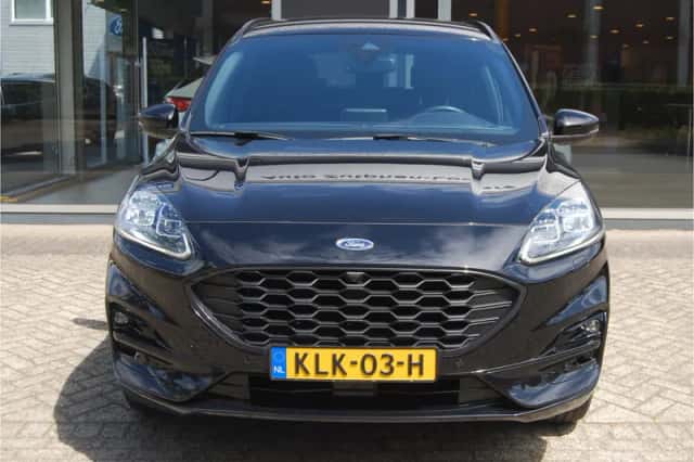 Ford Kuga (2023) thumbnail 4