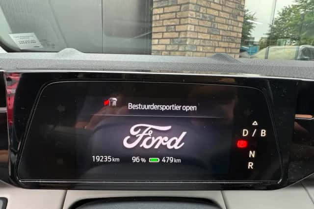 Ford Explorer (2025) thumbnail 3