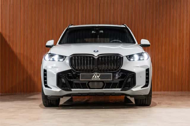 BMW X5 (2023) thumbnail 2