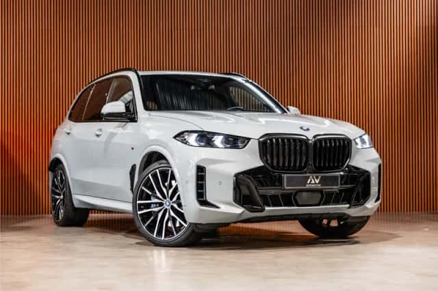 BMW X5 (2023) thumbnail 3