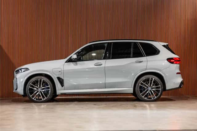 BMW X5 (2023) thumbnail 4
