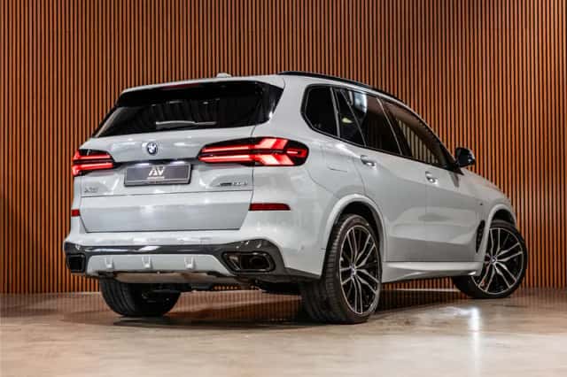 BMW X5 (2023) thumbnail 5