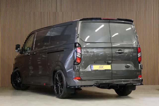 Ford Transit (2024) thumbnail 3