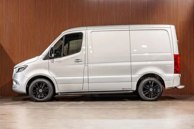 Mercedes-Benz Sprinter (2023) thumbnail 4