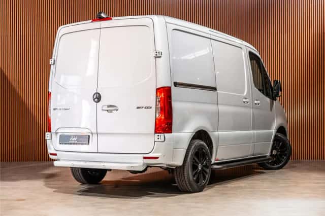 Mercedes-Benz Sprinter (2023) thumbnail 5