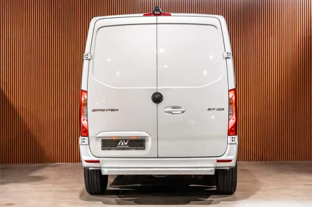 Mercedes-Benz Sprinter (2023) thumbnail 6