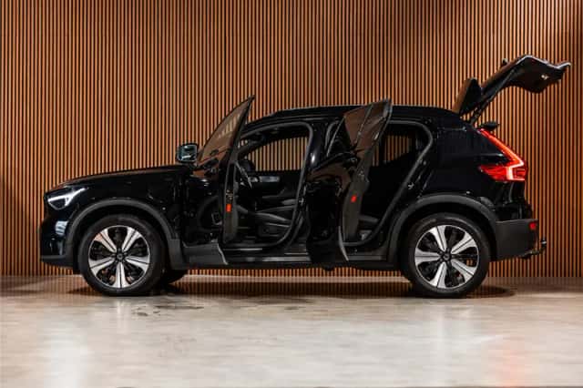 Volvo XC40 (2023) thumbnail 5