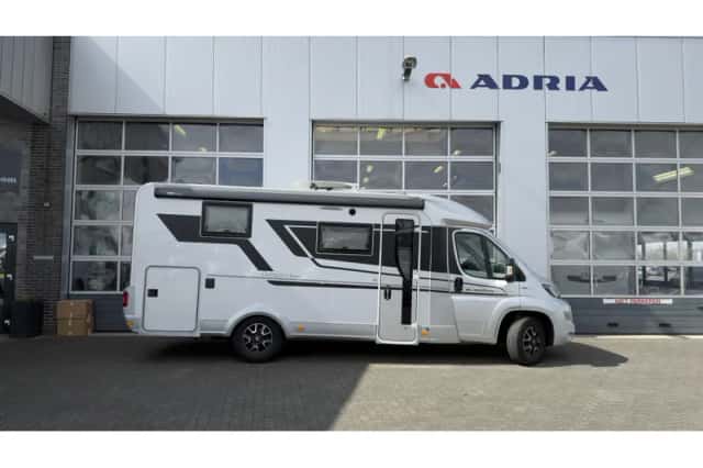 Adria Compact (2021) thumbnail 2