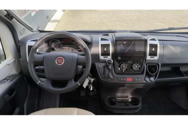 Adria Compact (2021) thumbnail 4