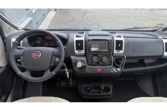 Adria Compact (2020) thumbnail 4