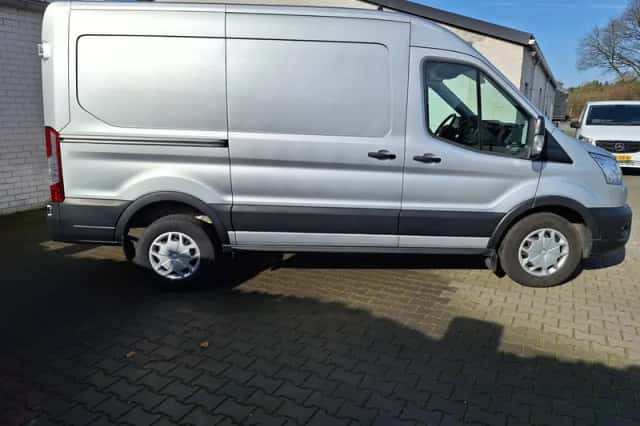 Ford Transit (2021) thumbnail 2