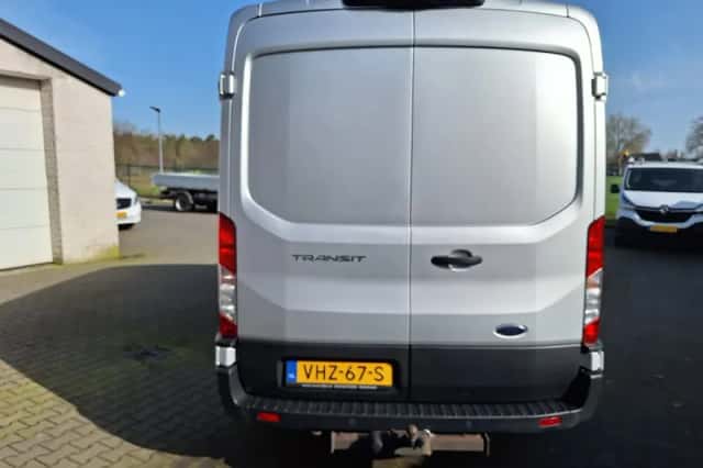 Ford Transit (2021) thumbnail 3