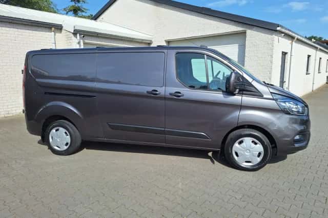 Ford Transit (2022) thumbnail 2