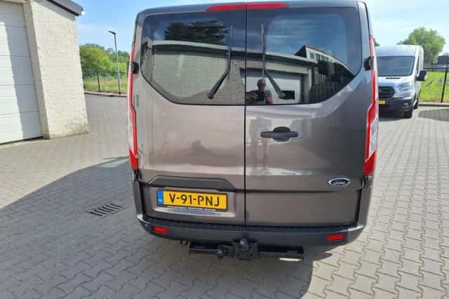 Ford Transit (2022) thumbnail 3