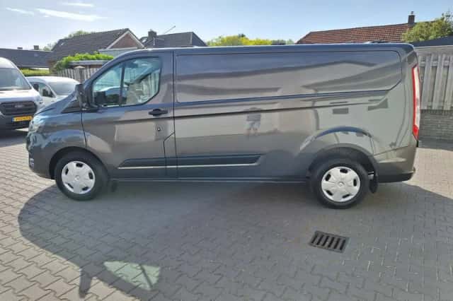 Ford Transit (2022) thumbnail 4