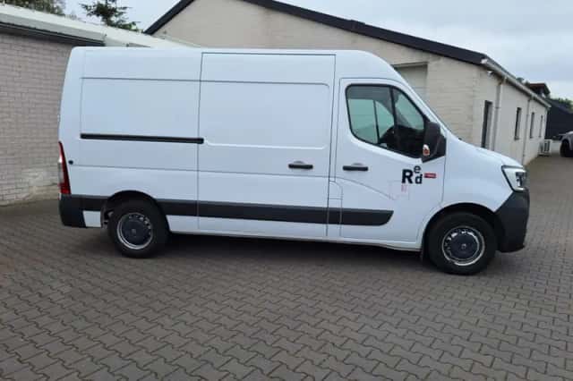 Renault Master (2021) thumbnail 2