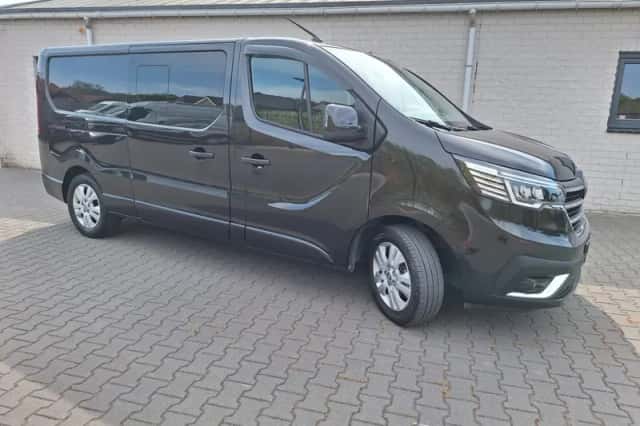 Renault Trafic (2023) thumbnail 3