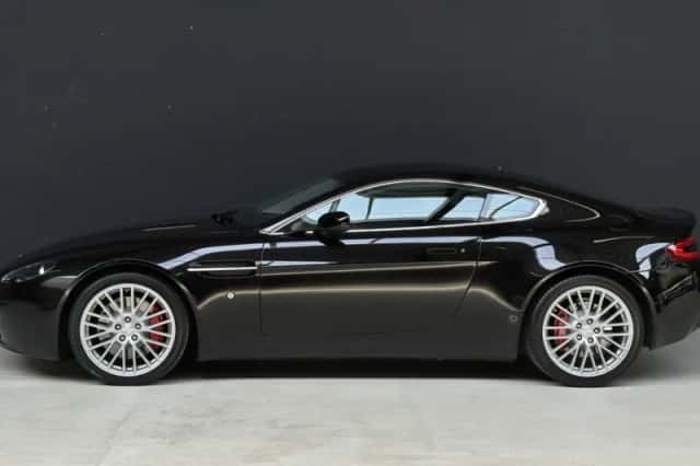 Aston Martin V8 Vantage (2026) thumbnail 3