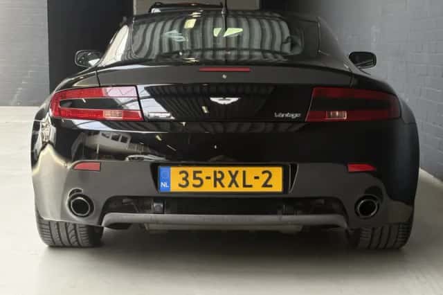 Aston Martin V8 Vantage (2026) thumbnail 5