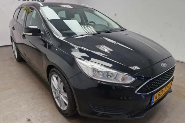 Ford Focus (2018) thumbnail 3