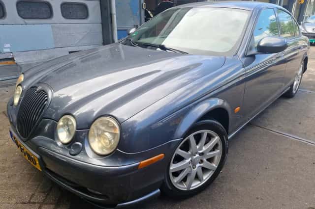 Jaguar S-Type (2002) thumbnail 2