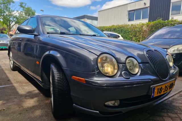 Jaguar S-Type (2002) thumbnail 3
