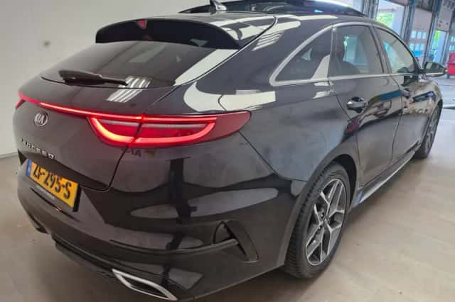 Kia Proceed (2019) thumbnail 5