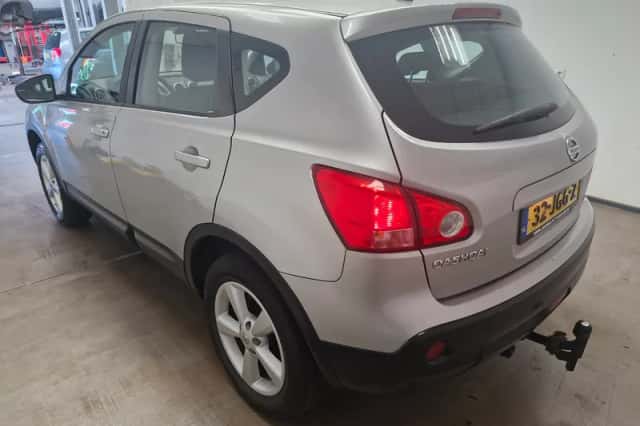 Nissan Qashqai (2009) thumbnail 6