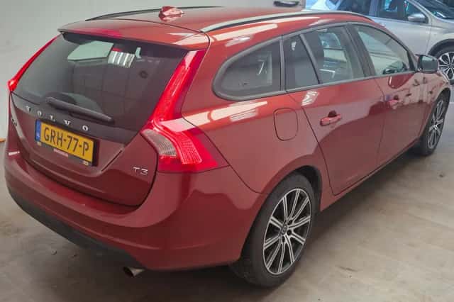 Volvo V60 (2012) thumbnail 6