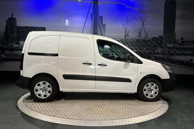Peugeot Partner (2019) thumbnail 2