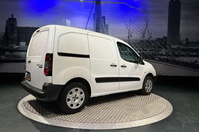 Peugeot Partner (2019) thumbnail 13