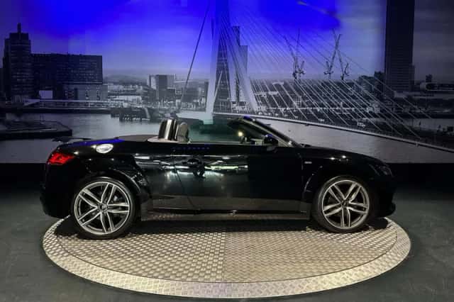 Audi TT (2016) thumbnail 2