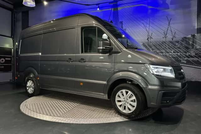 Volkswagen Crafter (2024) thumbnail 2