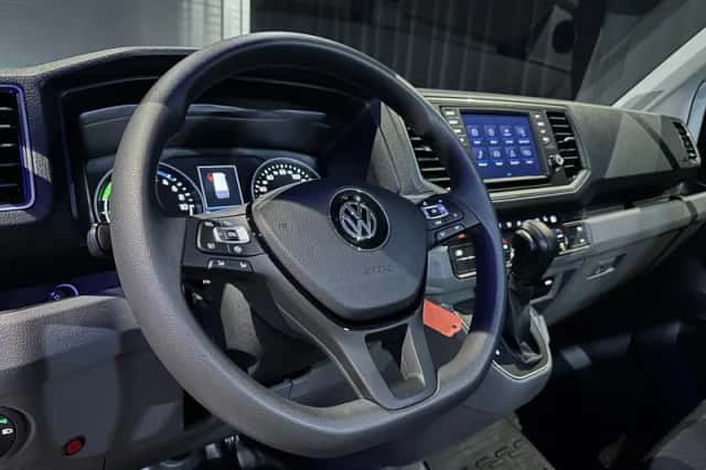 Volkswagen Crafter (2021) thumbnail 2