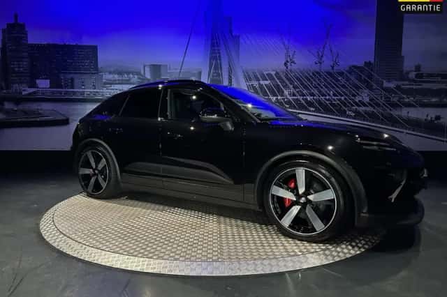 Porsche Macan (2025) thumbnail 1