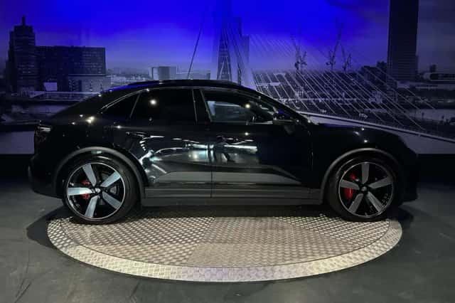 Porsche Macan (2025) thumbnail 2