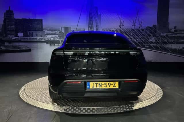Porsche Macan (2025) thumbnail 11