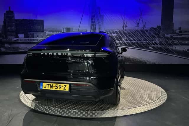 Porsche Macan (2025) thumbnail 12