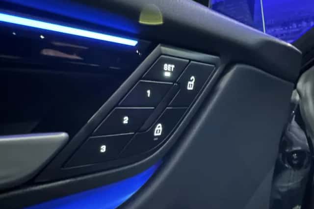 Porsche Macan (2025) thumbnail 25
