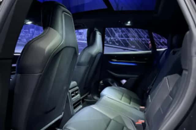 Porsche Macan (2025) thumbnail 61
