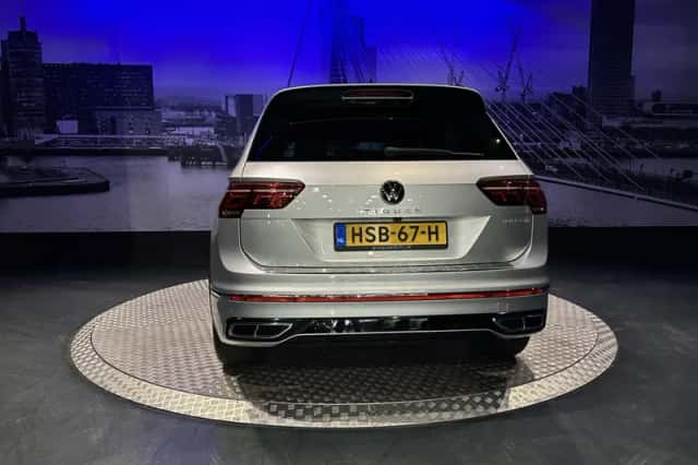 Volkswagen Tiguan (2021) thumbnail 11