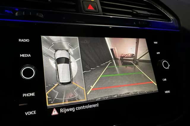 Volkswagen Tiguan (2021) thumbnail 24
