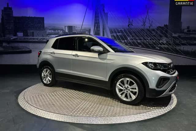 Volkswagen T-Cross (2024) thumbnail 1