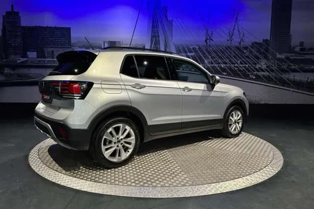 Volkswagen T-Cross (2024) thumbnail 2