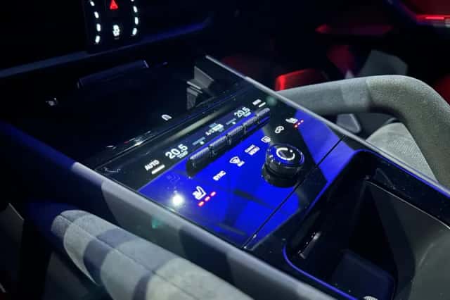 Porsche Cayenne (2025) thumbnail 24