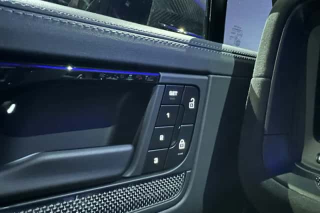Porsche Cayenne (2025) thumbnail 25
