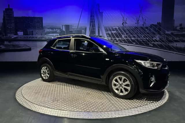 Kia Stonic (2022) thumbnail 3
