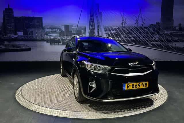 Kia Stonic (2022) thumbnail 4