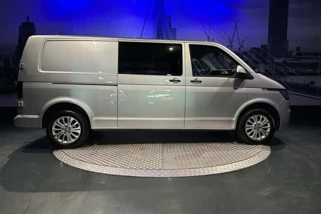 Volkswagen Transporter (2024) thumbnail 2