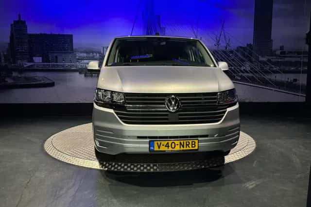 Volkswagen Transporter (2024) thumbnail 5